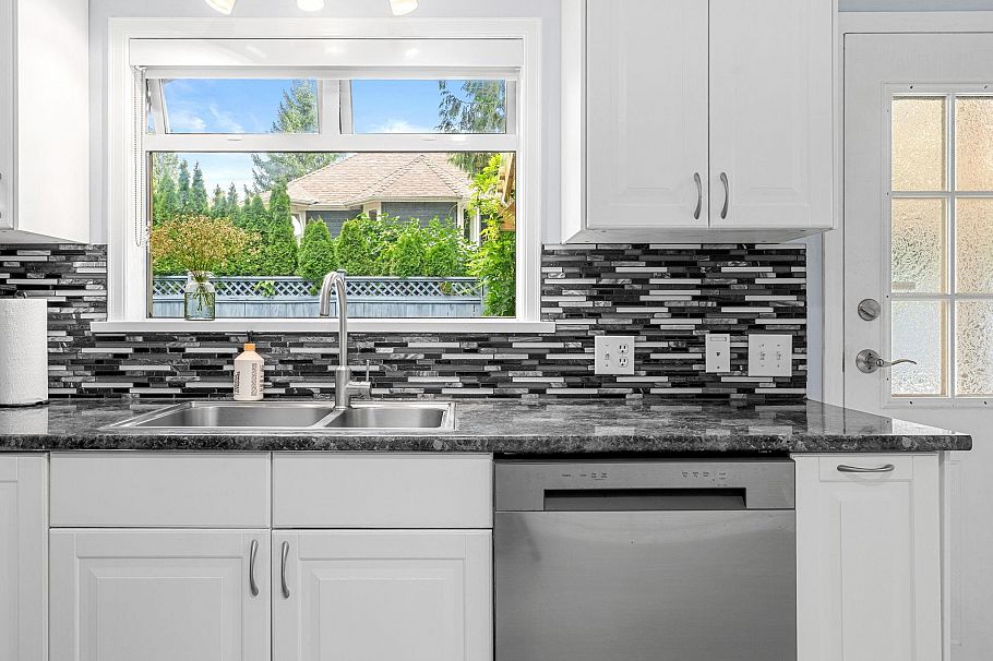 3020 Thorncliffe Drive North Vancouver, BC - 10