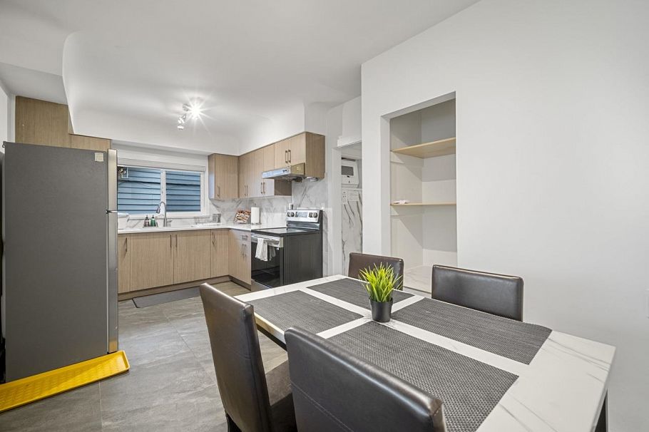 2871 E Pender Street Vancouver, BC - 5