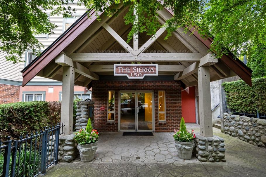 311 150 W 22nd Street North Vancouver, BC - 1