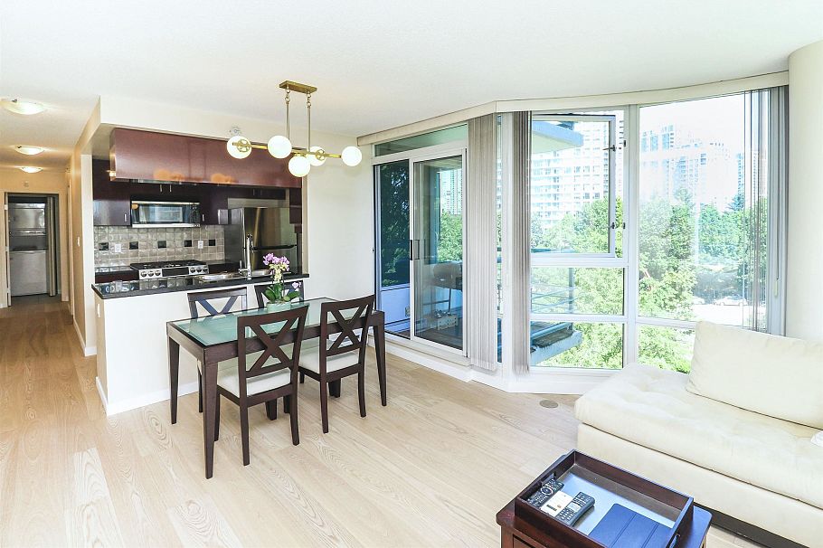 707 1067 Marinaside Crescent Vancouver, BC - 9