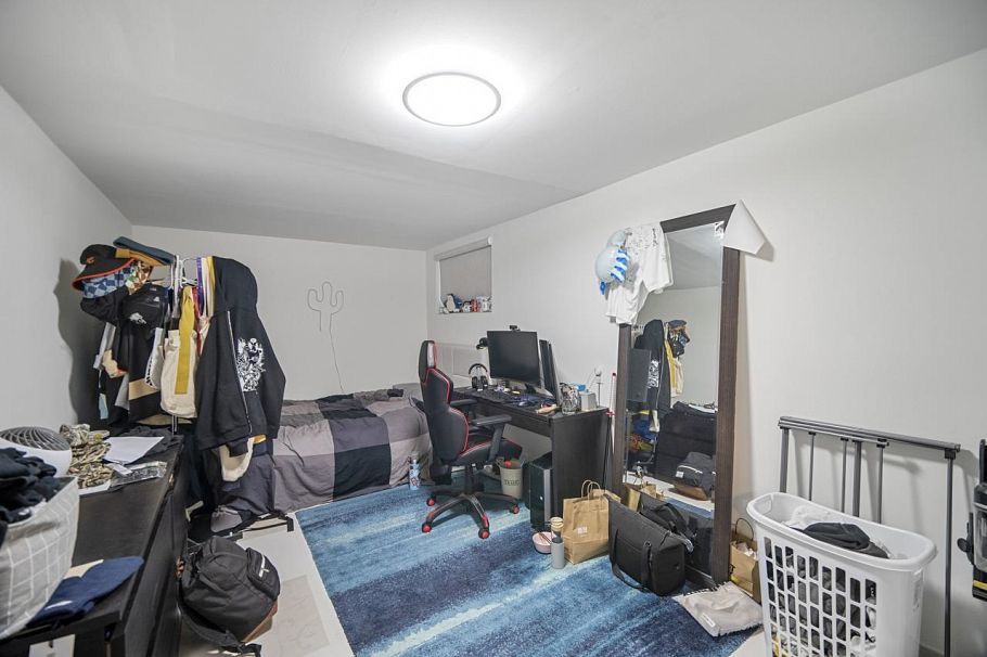 2871 E Pender Street Vancouver, BC - 10