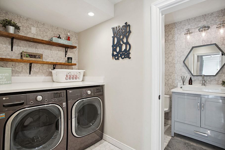 2569 Hyannis Point North Vancouver, BC - 34