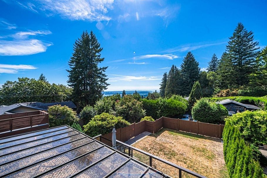 3435 St. Georges Avenue North Vancouver, BC - 6