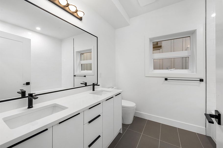 2 1160 Rossland Street Vancouver, BC - 19