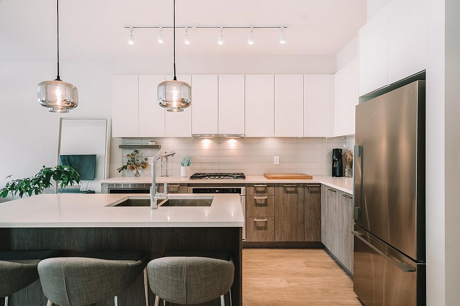 206 615 E 3rd Street North Vancouver, BC - 2