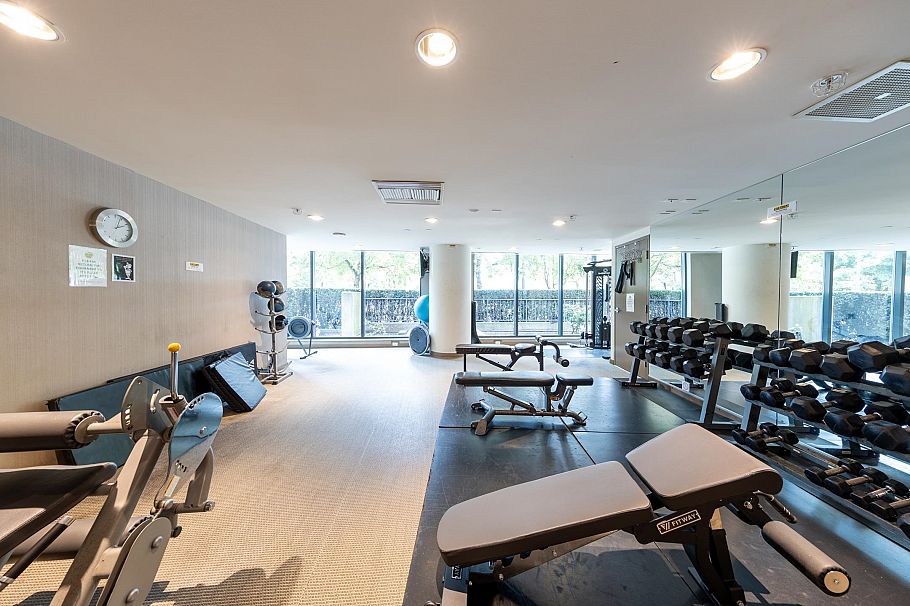 2501 8 Smithe Mews Vancouver, BC - 32