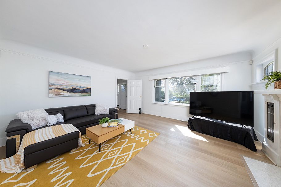 3719 W 3rd Avenue Vancouver, BC - 28