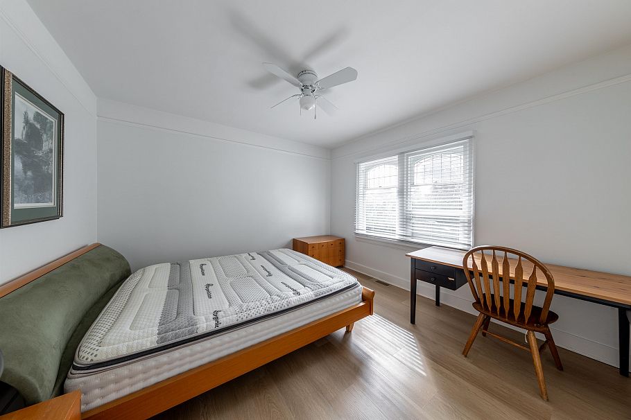 3719 W 3rd Avenue Vancouver, BC - 22