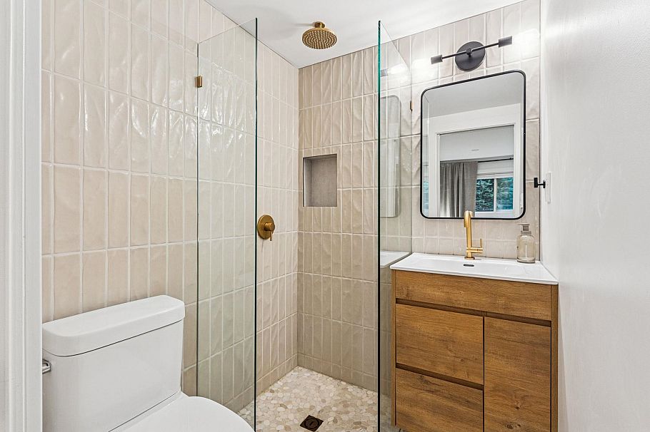 1053 Old Lillooet Road North Vancouver, BC - 19