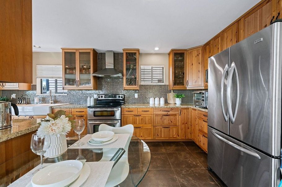 3435 St. Georges Avenue North Vancouver, BC - 17