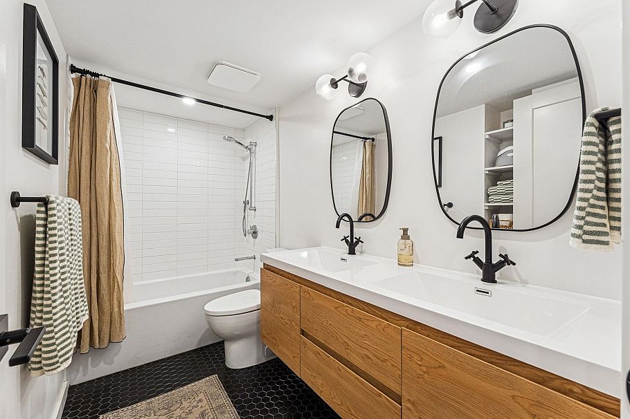 1053 Old Lillooet Road North Vancouver, BC - 22