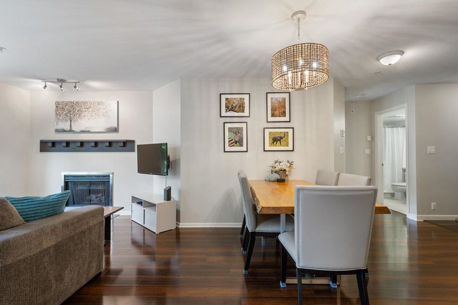 311 150 W 22nd Street North Vancouver, BC - 2