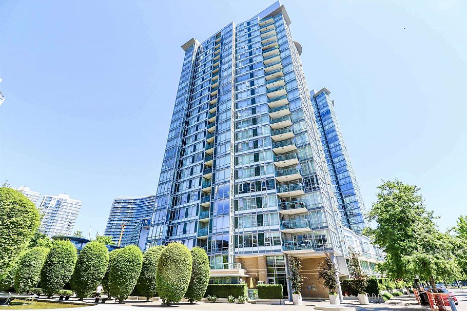707 1067 Marinaside Crescent Vancouver, BC - 3