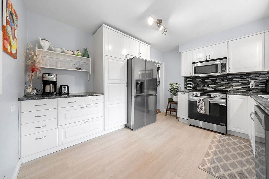 3020 Thorncliffe Drive North Vancouver, BC - 13