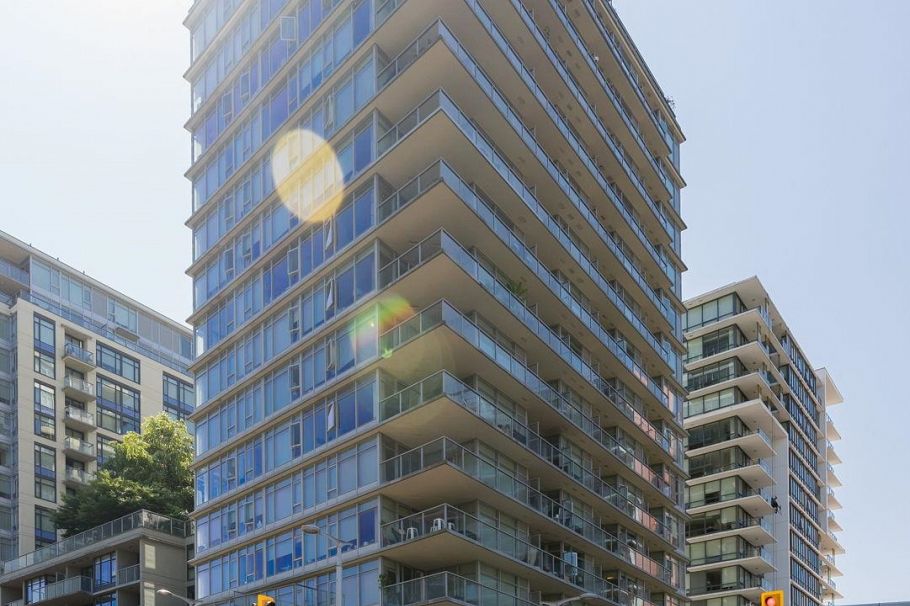 605 1708 Columbia Street Vancouver, BC - 2