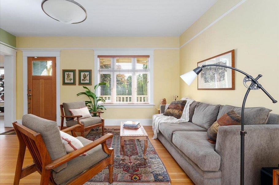 848 E 6th Street North Vancouver, BC - 3