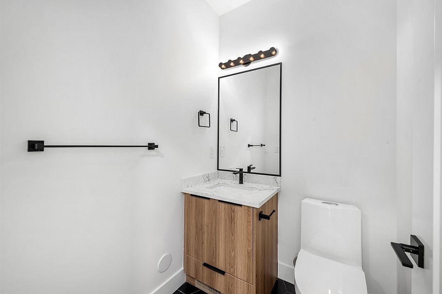 2 1160 Rossland Street Vancouver, BC - 10