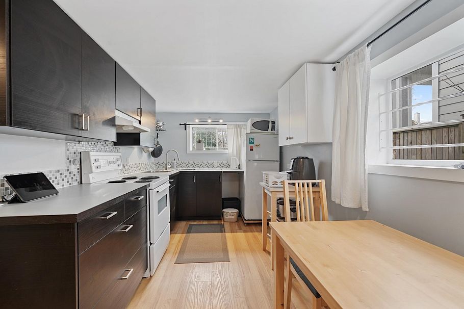 2520 E 8th Avenue Vancouver, BC - 7