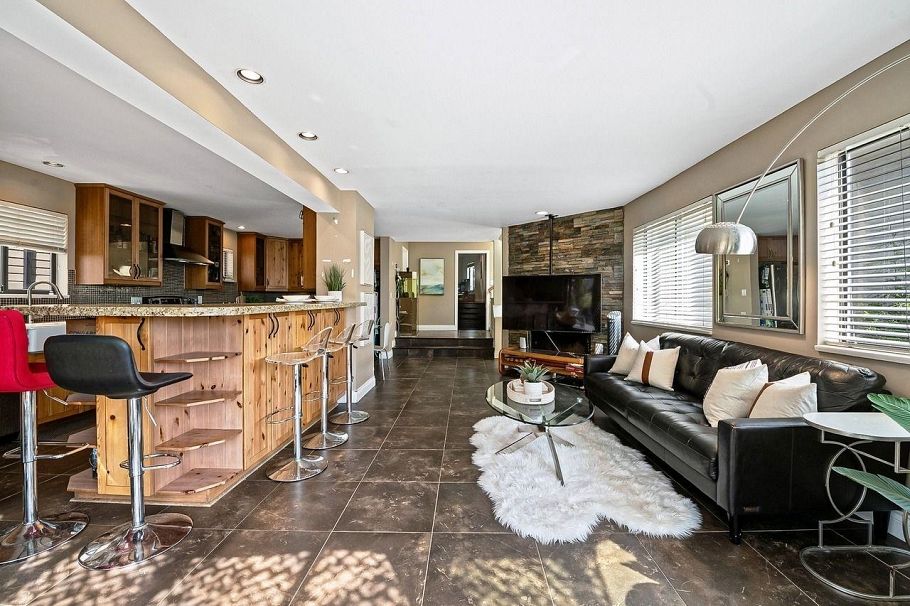 3435 St. Georges Avenue North Vancouver, BC - 13