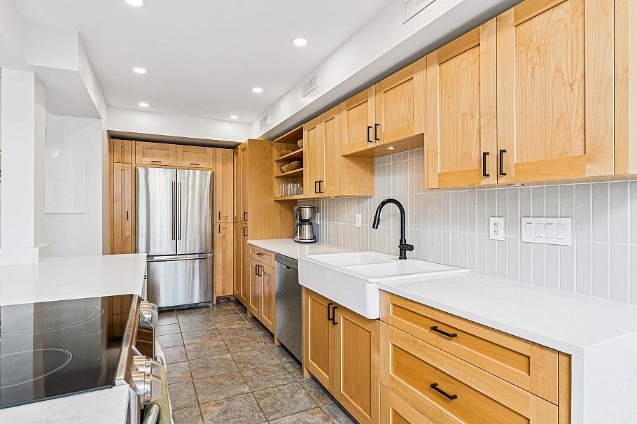 1053 Old Lillooet Road North Vancouver, BC - 5