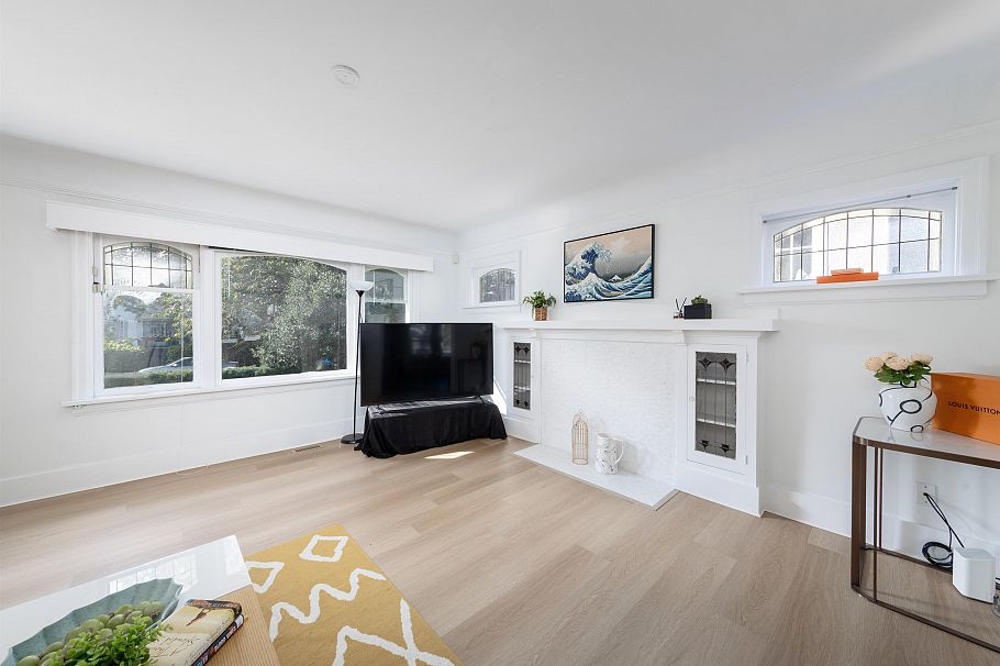 3719 W 3rd Avenue Vancouver, BC - 7
