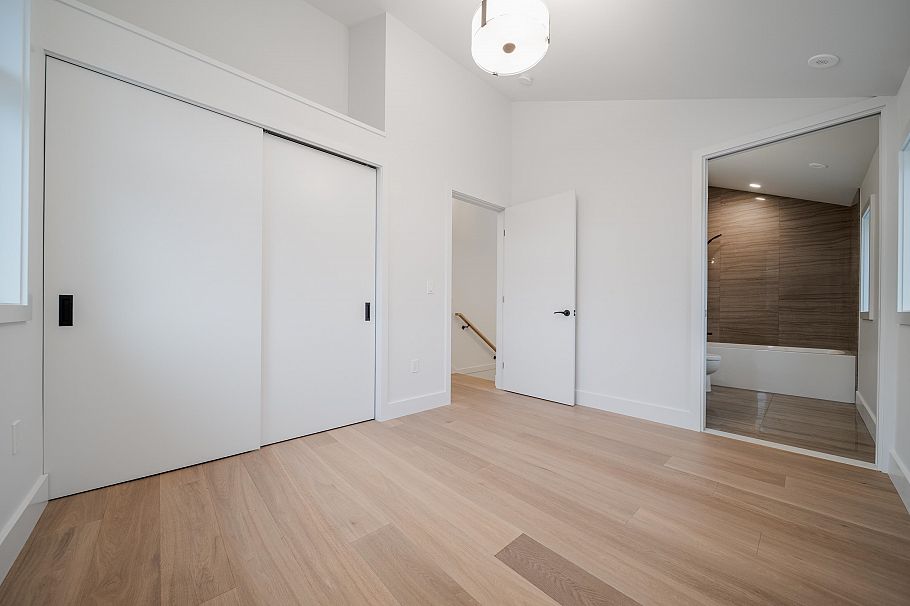 1138 E 26th Avenue Vancouver, BC - 25