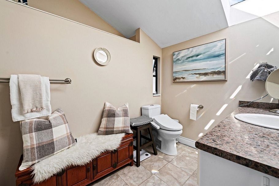 3435 St. Georges Avenue North Vancouver, BC - 26