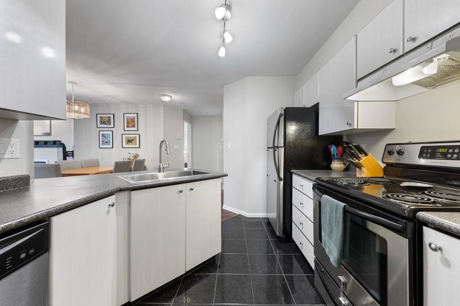 311 150 W 22nd Street North Vancouver, BC - 8