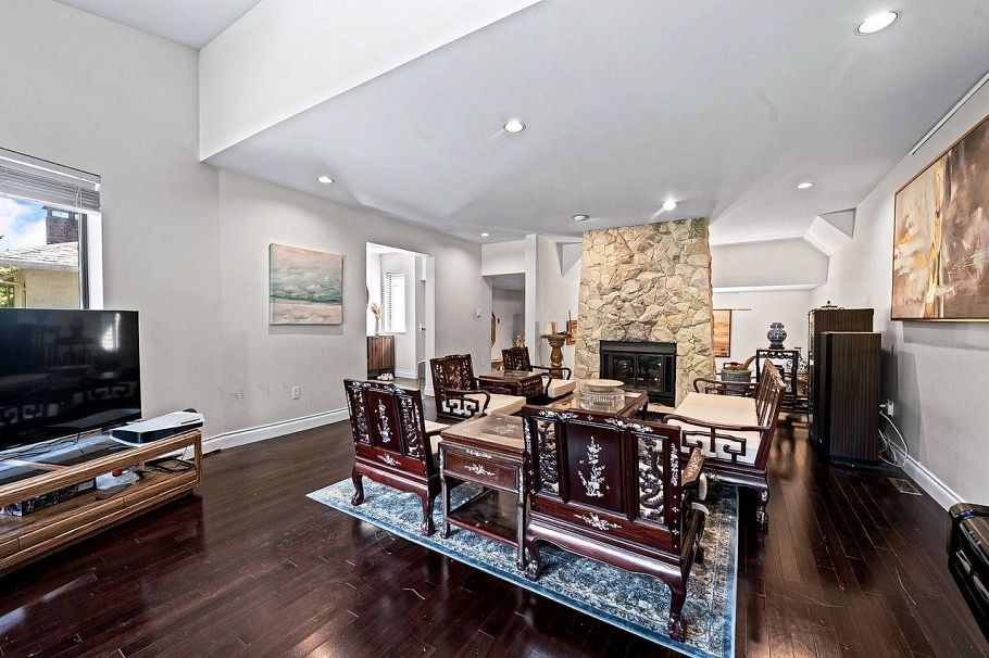 3435 St. Georges Avenue North Vancouver, BC - 19