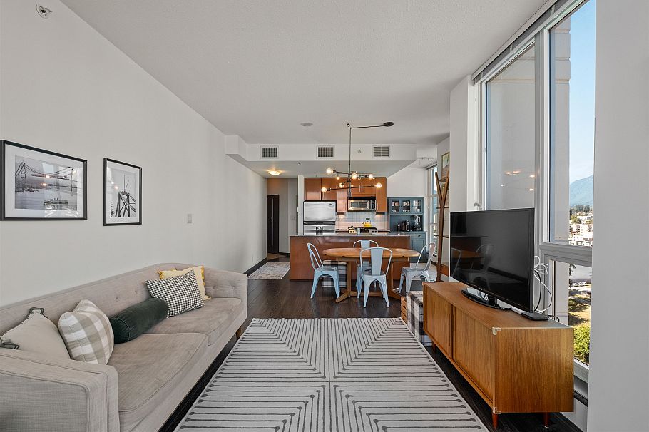 2001 188 E Esplanade North Vancouver, BC - 4