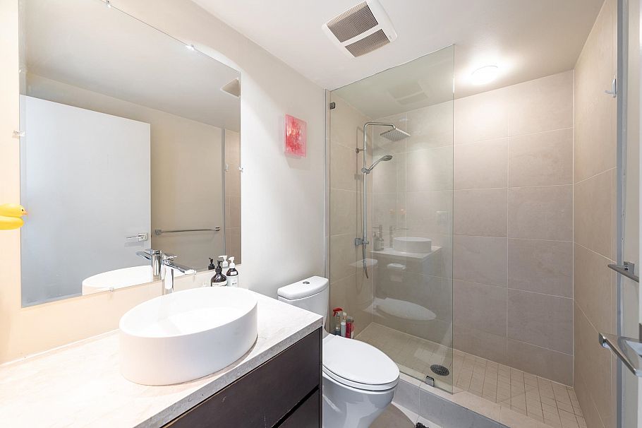 2501 8 Smithe Mews Vancouver, BC - 24