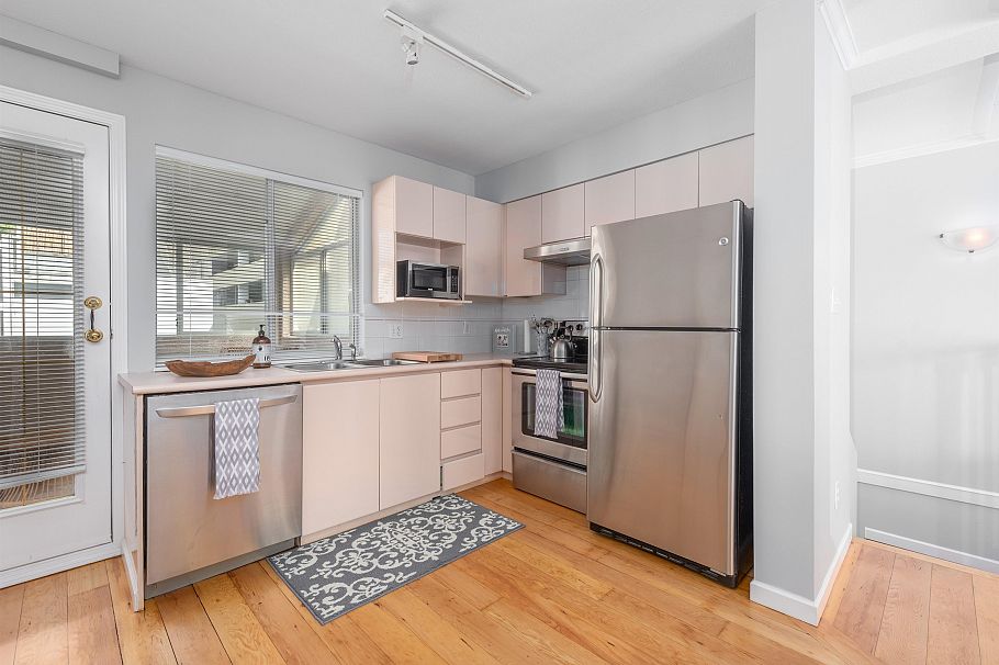 208 788 W 8th Avenue Vancouver, BC - 21