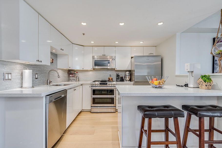 601 1128 Quebec Street Vancouver, BC - 2