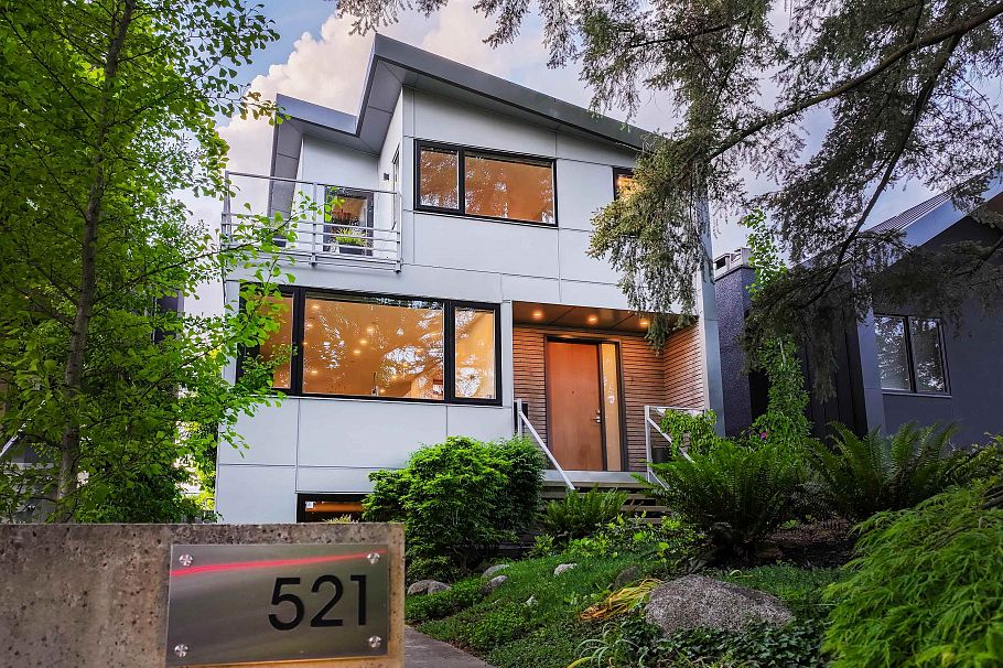 521 E 30th Avenue Vancouver, BC - 3