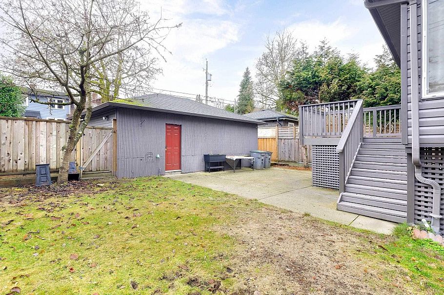 4318 W 11th Avenue Vancouver, BC - 36