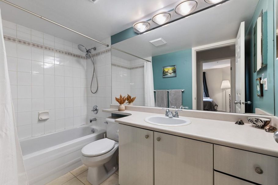 311 150 W 22nd Street North Vancouver, BC - 11