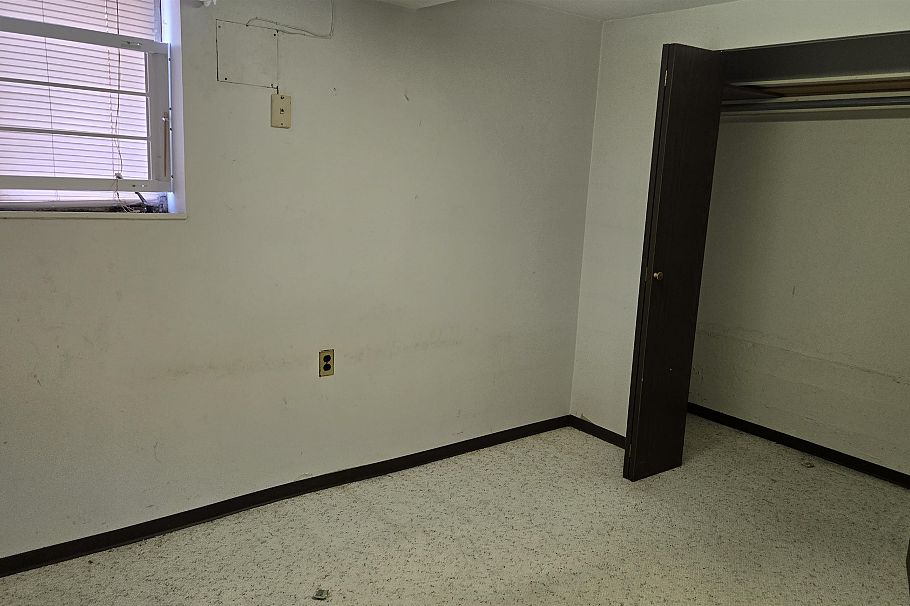 2268 E 34th Avenue Vancouver, BC - 1