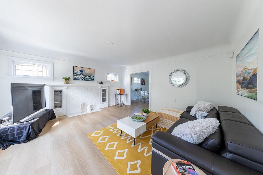 3719 W 3rd Avenue Vancouver, BC - 3