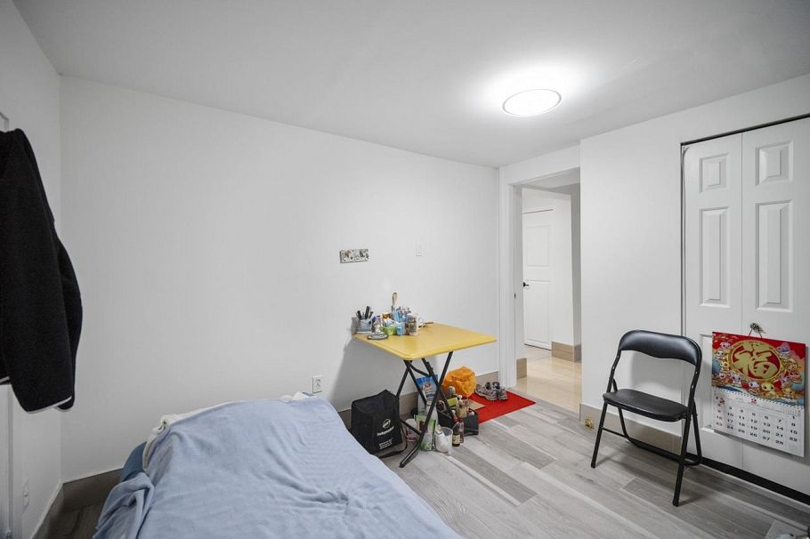 2871 E Pender Street Vancouver, BC - 12