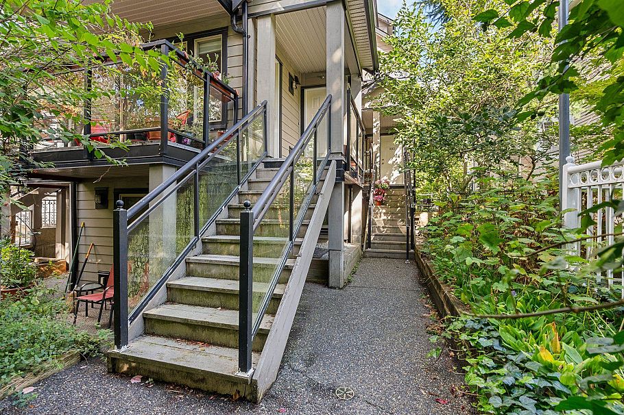 203 755 W 15th Avenue Vancouver, BC - 2