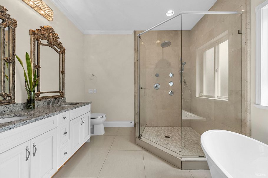 4118 W 13th Avenue Vancouver, BC - 22