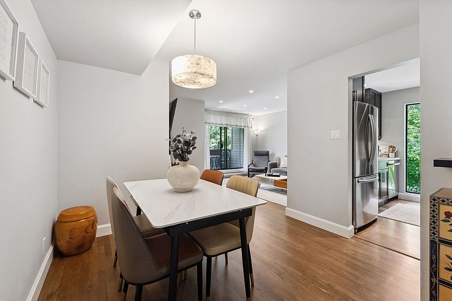 3349 Mountain Highway North Vancouver, BC - 12