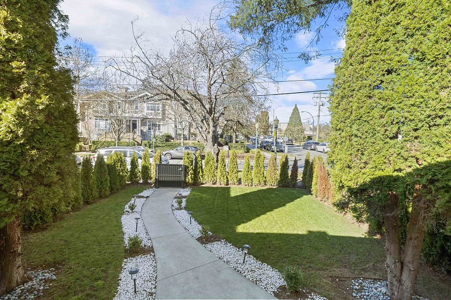 870 W 59th Avenue Vancouver, BC - 37