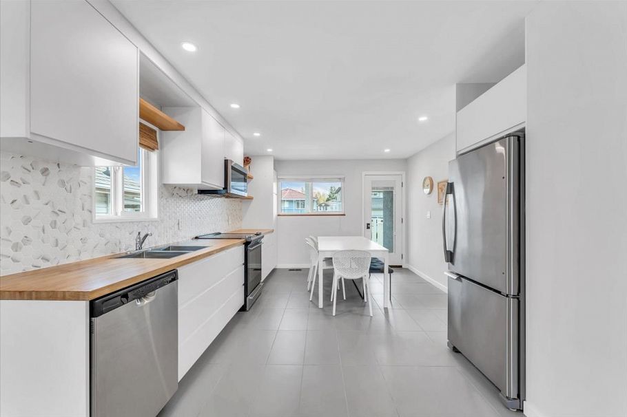 2942 E Georgia Street Vancouver, BC - 9