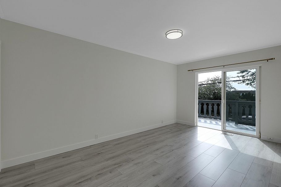 732 E 29th Street North Vancouver, BC - 17