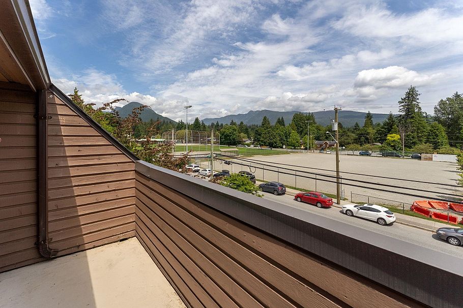 3349 Mountain Highway North Vancouver, BC - 36