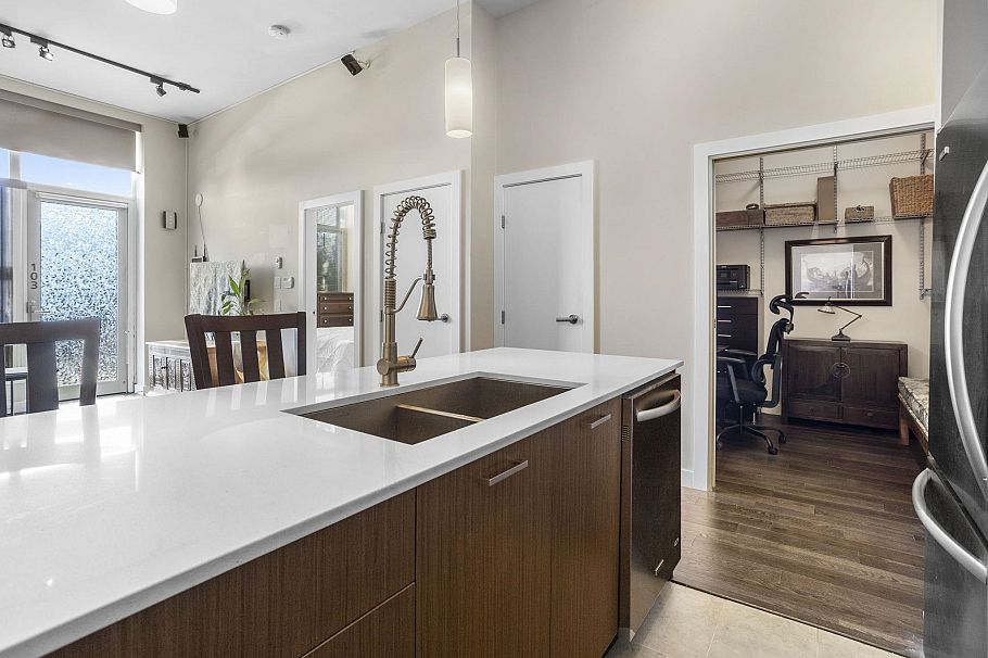 103 1182 W 16th Street North Vancouver, BC - 8