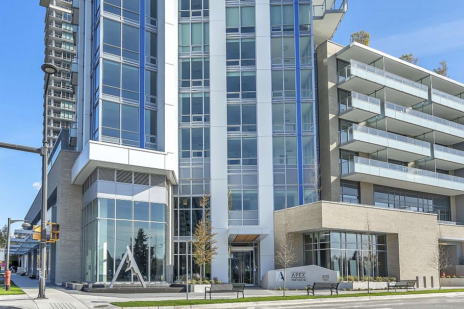 614 1500 Fern Street North Vancouver, BC - 2