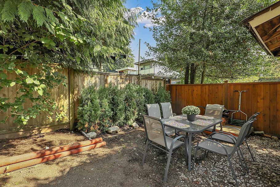 732 E 29th Street North Vancouver, BC - 31