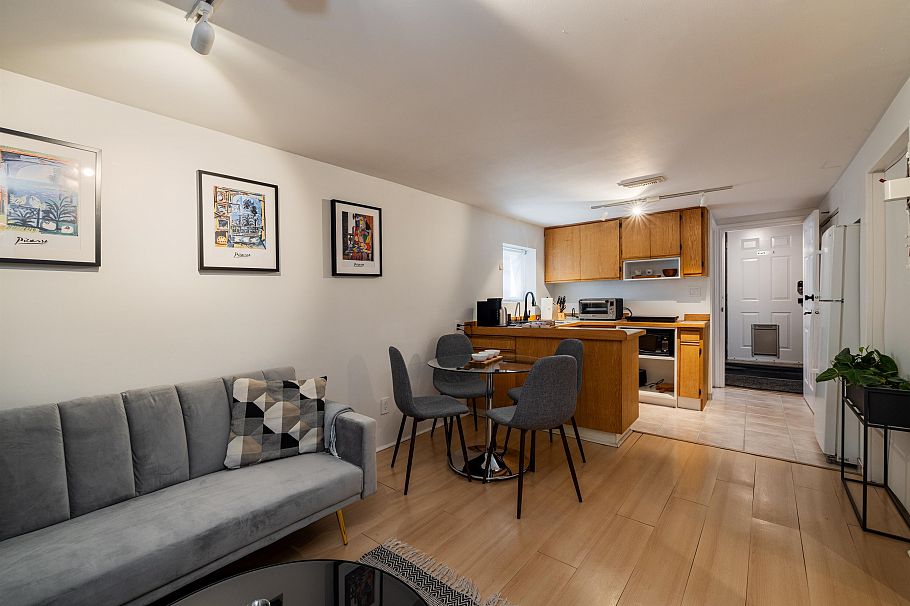 4343 W 11th Avenue Vancouver, BC - 37